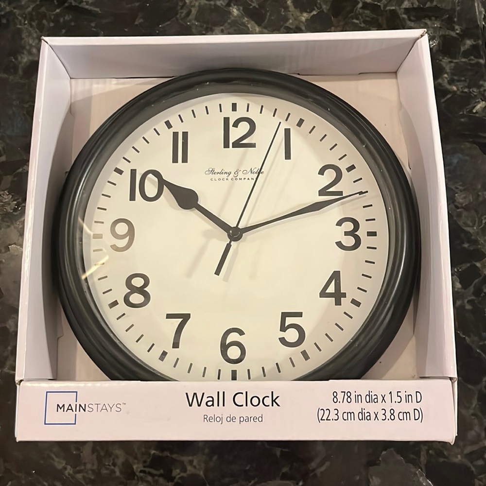 MAINSTAYS Wall Clock